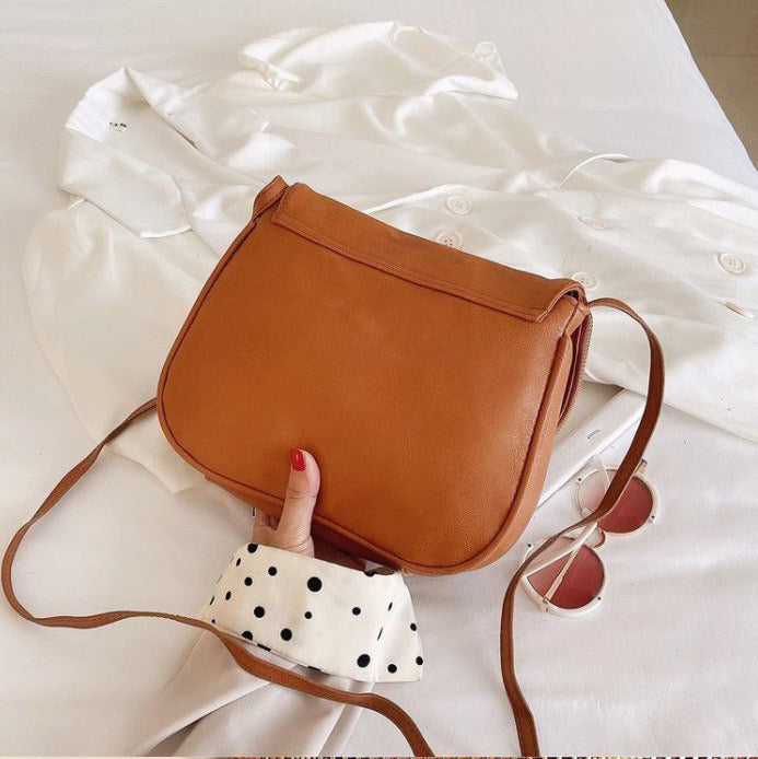 Camel Brown Fall Messenger