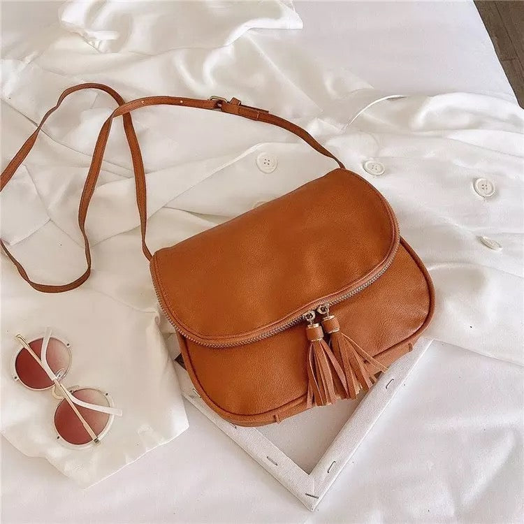 Camel Brown Fall Messenger