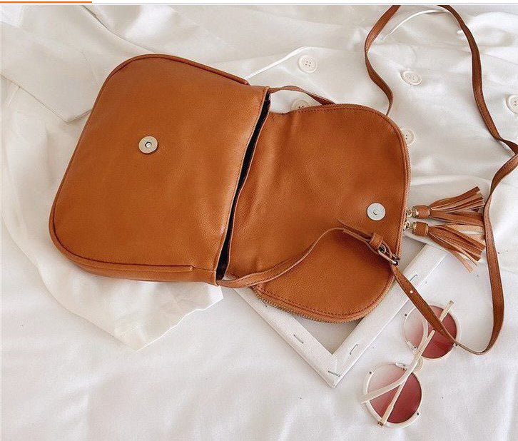 Camel Brown Fall Messenger